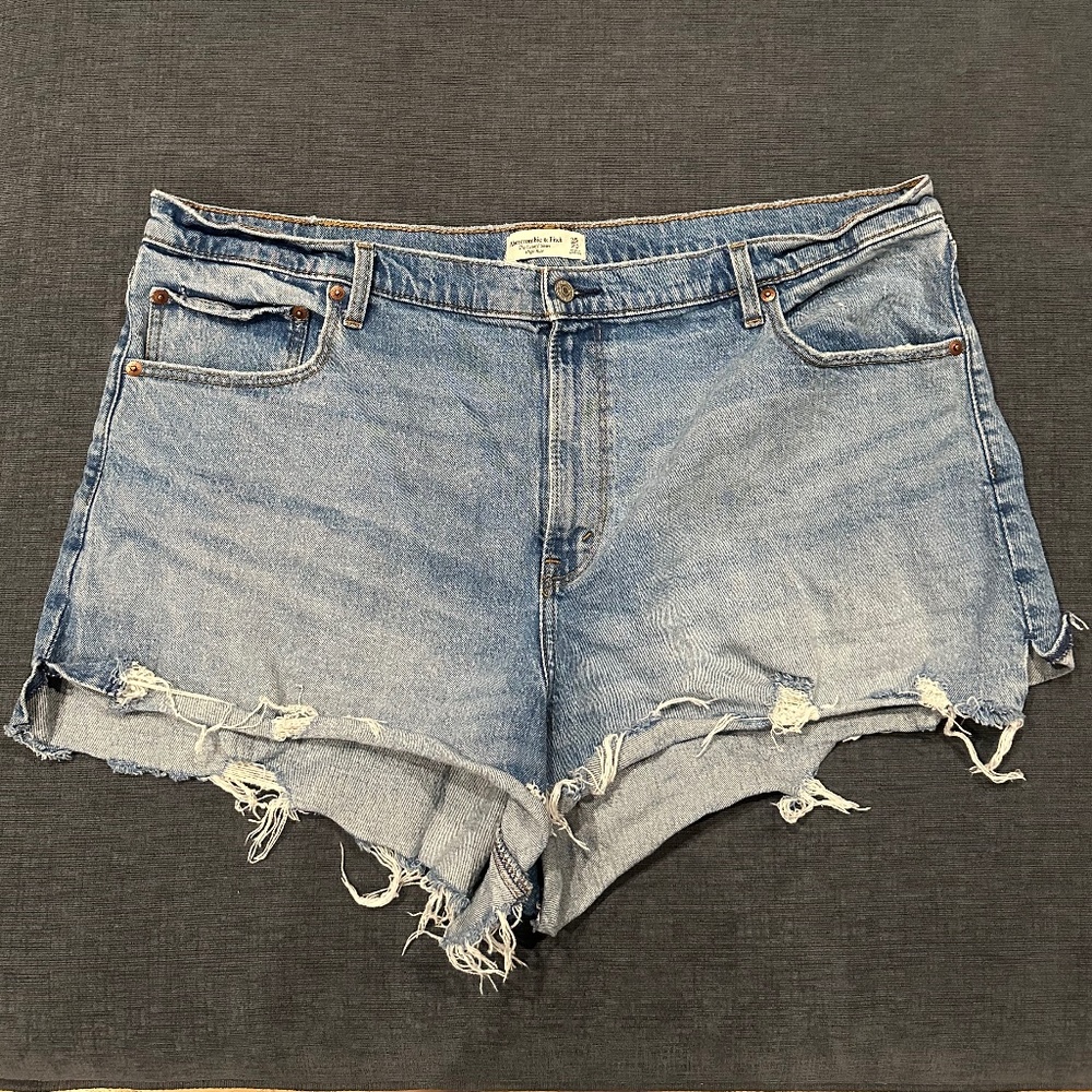 Women's cutoff women's shorts